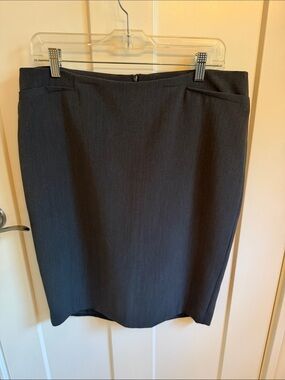 Femme Classic Women's Pencil Skirt - Grey, Made in Canada, size 10